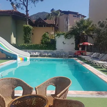 Отель Yade Luxe 2*