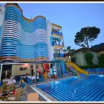 Yade Luxe Hotel 2*