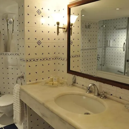 Yade Luxe 2* Icmeler