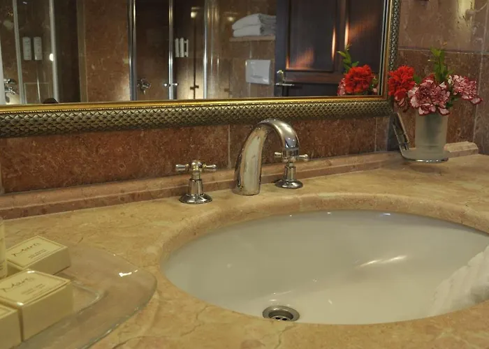 Yade Luxe Hotel